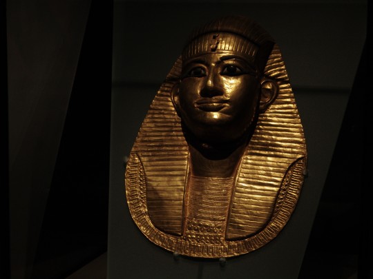 Isis y la serpiente emplumada, Egipto faraónico/ México prehispánico