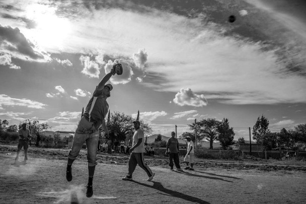 Pasajuego: etnografía, migración e identidad de los pueblos de Oaxaca, a través de la pelota mixteca