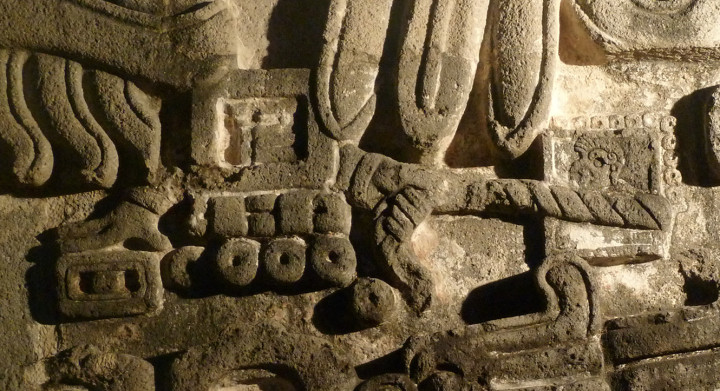 Xochicalco, en la casa del florecimiento del saber. Contadores del tiempo en el México antiguo.