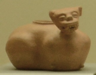 Vasija zoomorfa que representa a un felino