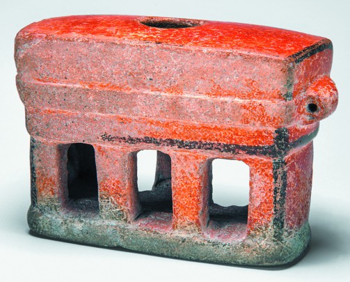 Recipiente miniatura con forma de templo maya