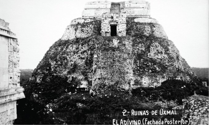 El Templo del Adivino, costado poniente (1910)