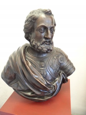 Busto de bronce Hernán Cortés