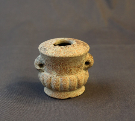 Vasija miniatura en forma de calabaza (venenera)