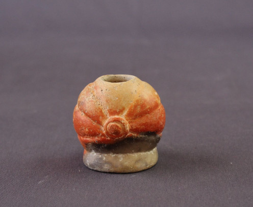 Vasija miniatura en forma de calabaza (venenera)