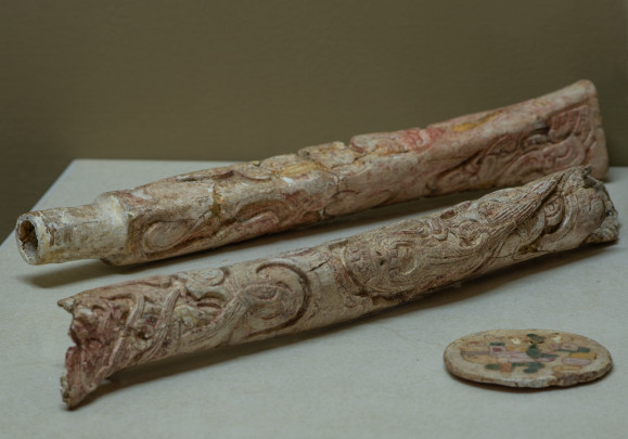 Huesos de animales y humanos, uso como herramienta y objetos suntuorios.