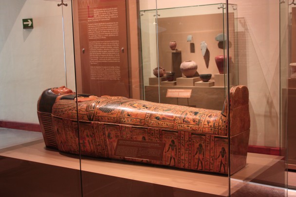 Sarcófago de Henekhetepet, sacerdotisa cantora del dios Amón.