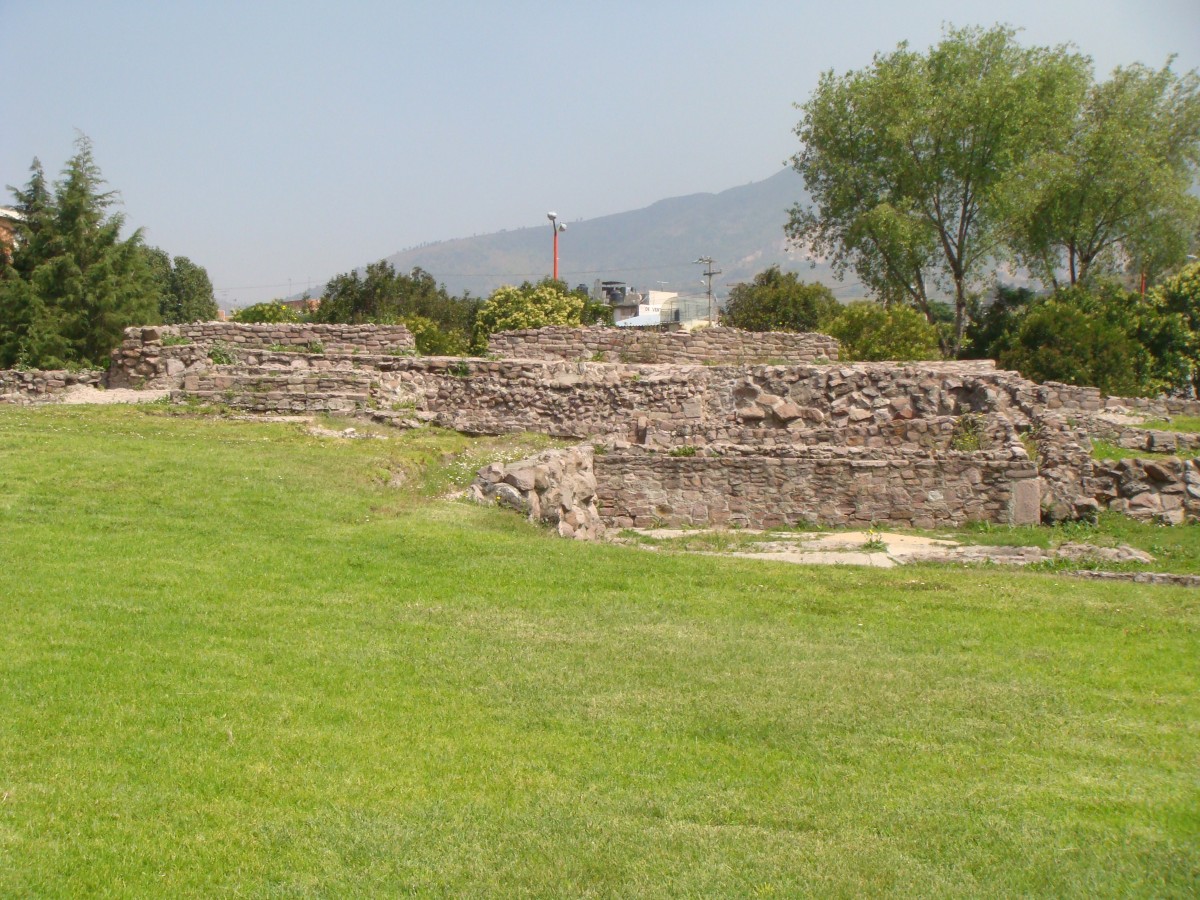 INAH- Zona Arqueológica de Tenayuca II