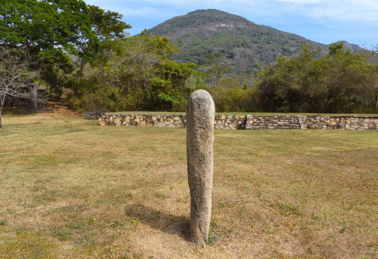 INAH-Zona arqueológica de Tehuacalco