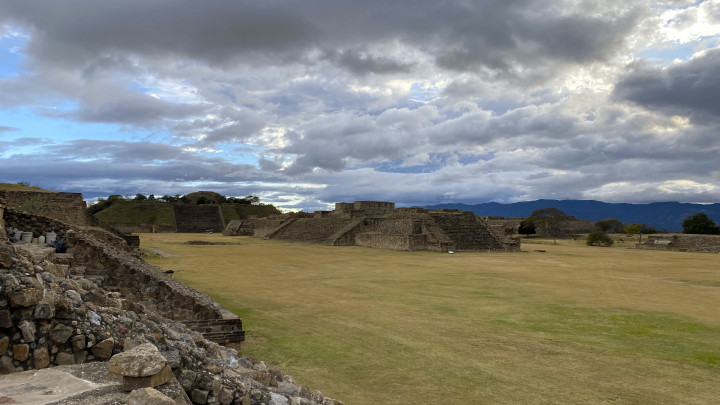 02_Zona_Arqueologica_de_Monte_Albn,_Oaxaca,_foto,_Ana_Galicia_2