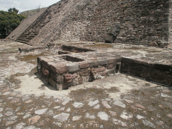 Figure 6. The sepulcher altar or altar of the skulls.
