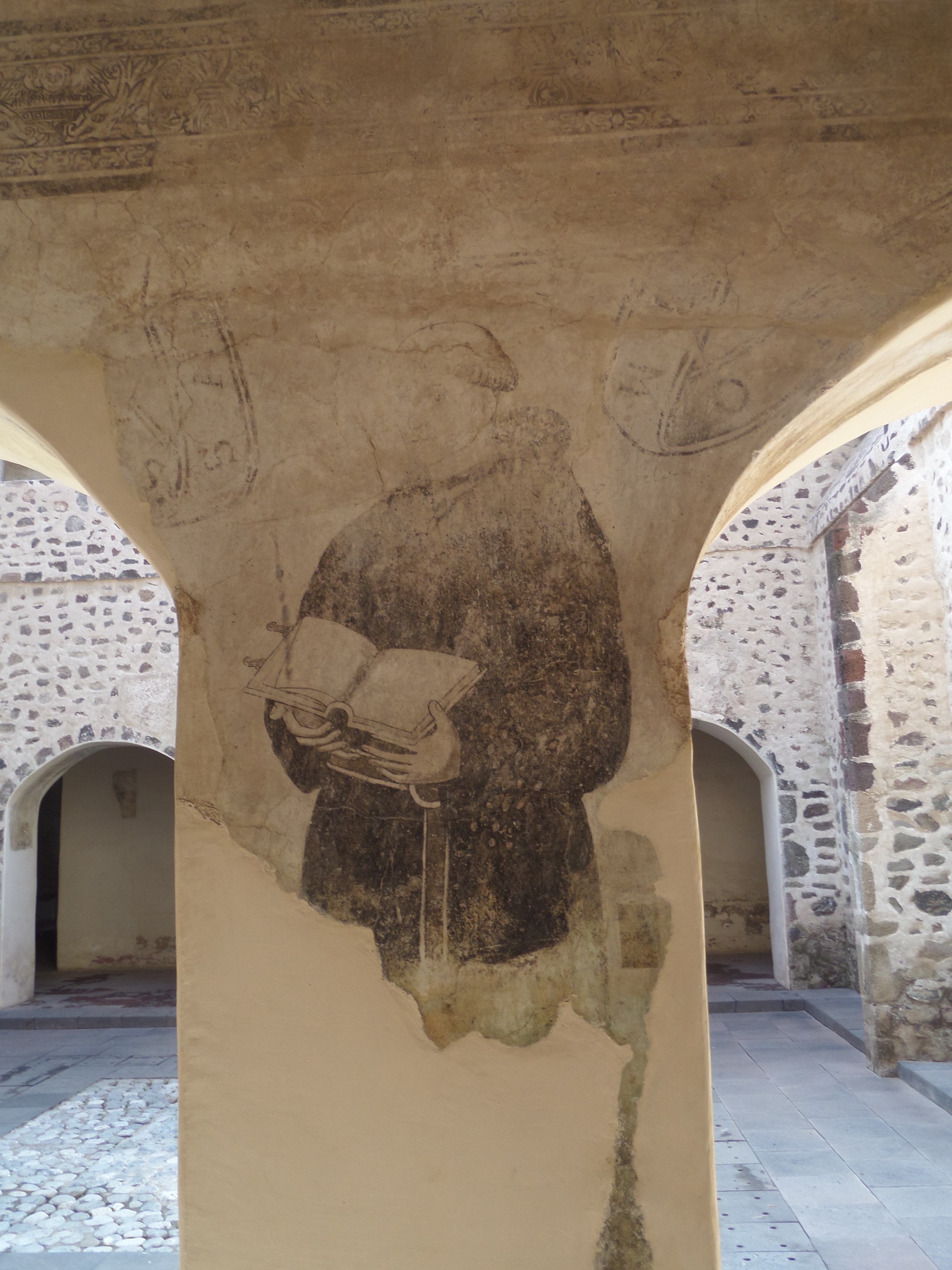 Detalle del mural 5 en la planta baja del claustro menor