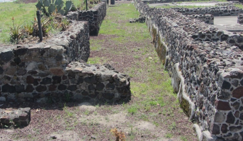 Calles al norte del conjunto de los Glifos