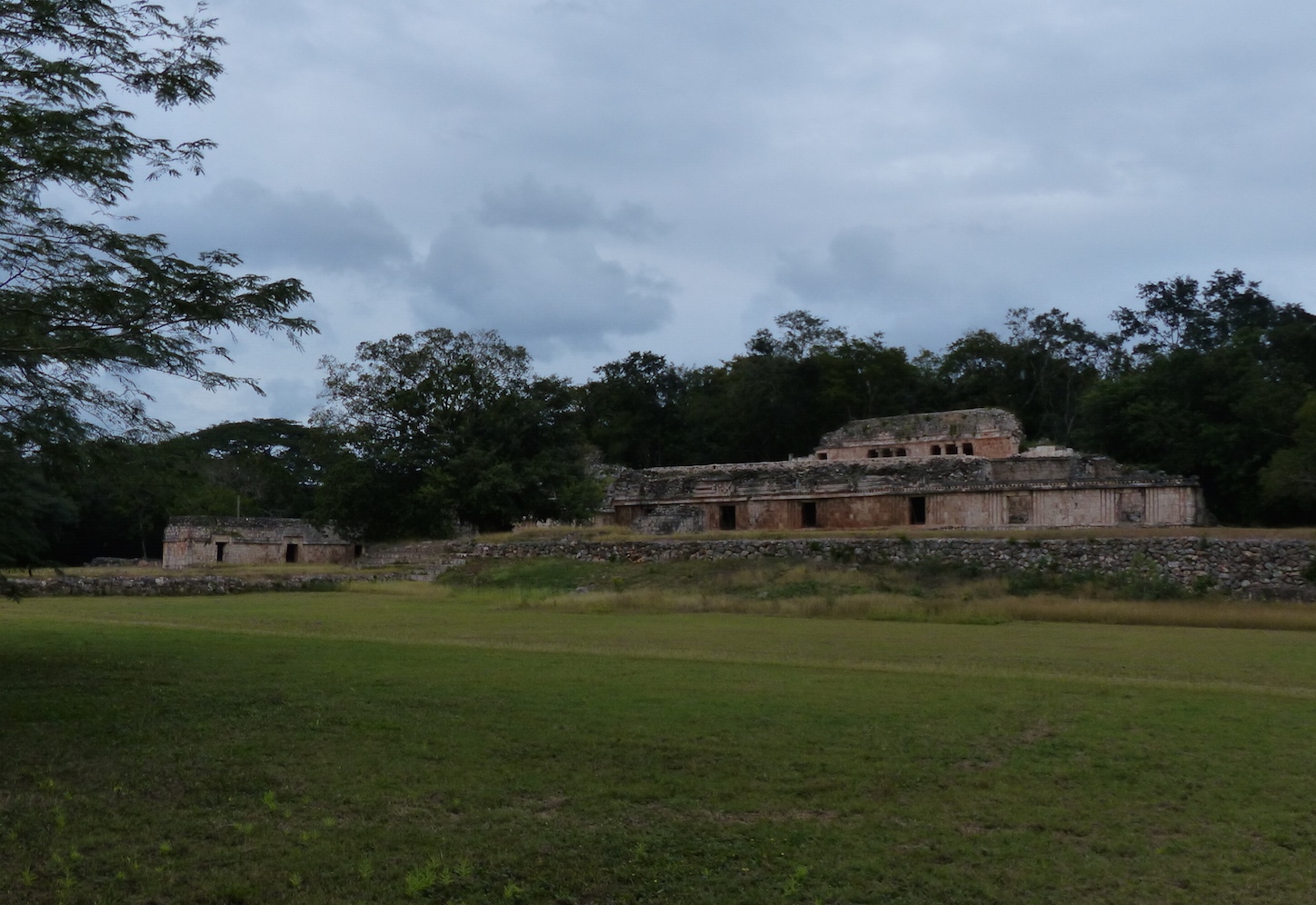Vista lateral de El Palacio