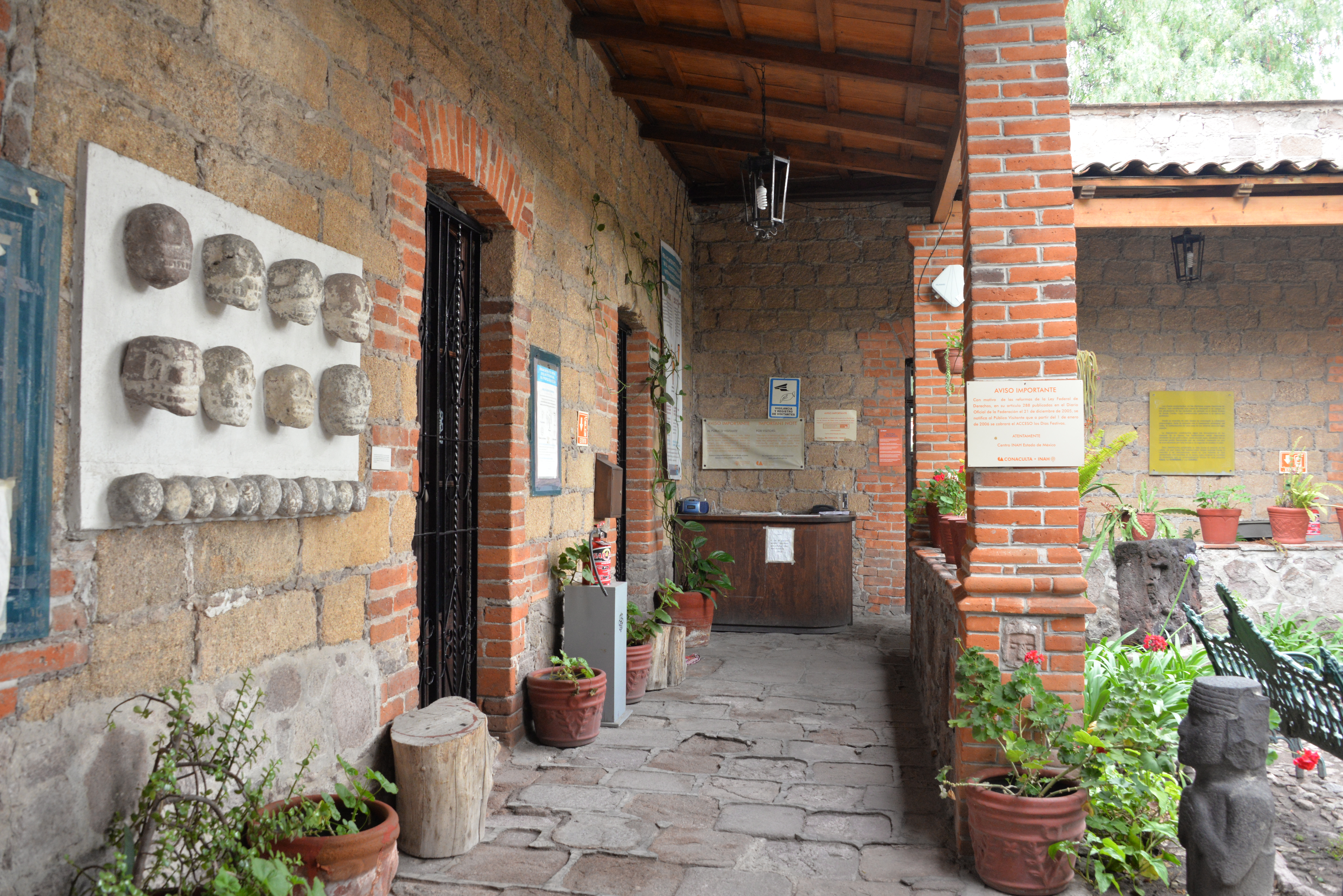 Pasillo de acceso al museo y la zona arqueológica