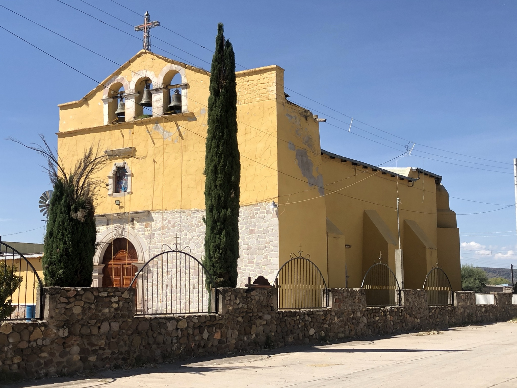 Templo de San Miguel en el pueblo de Villa Ocampo