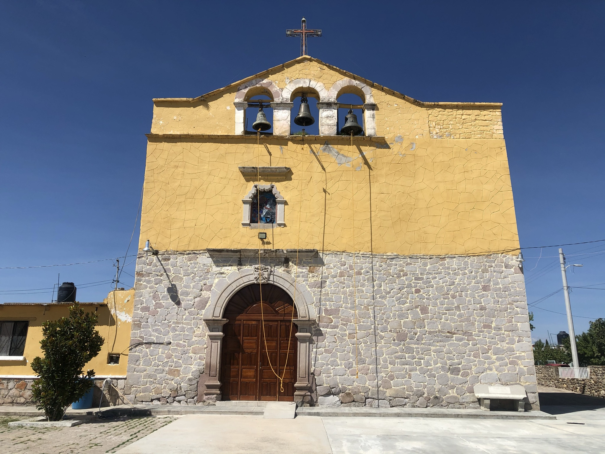 Templo de San Miguel en el pueblo de Villa Ocampo