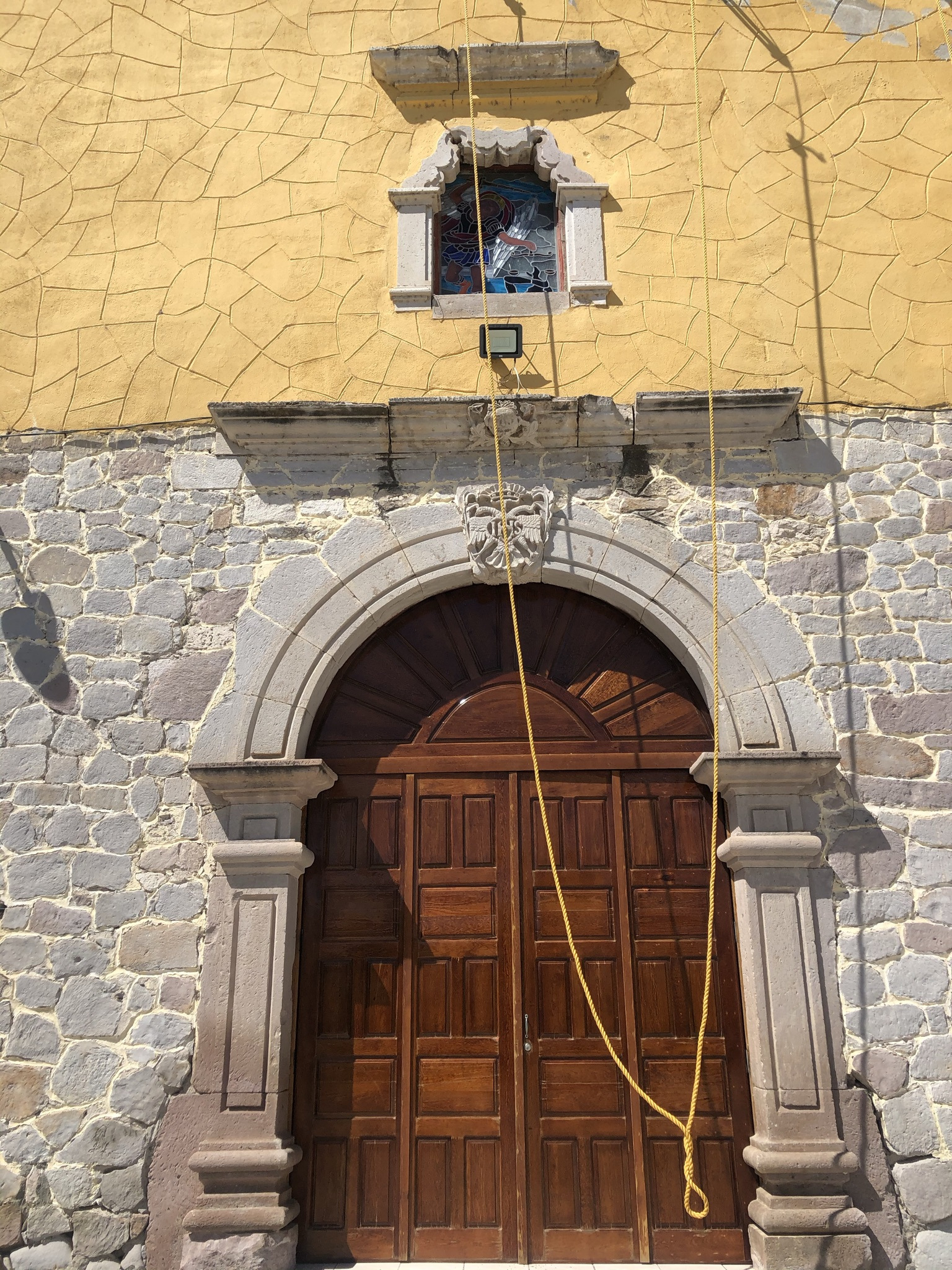 Templo de San Miguel en el pueblo de Villa Ocampo