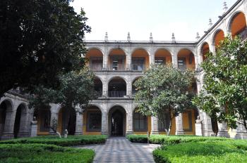 Patio San Ildefonso