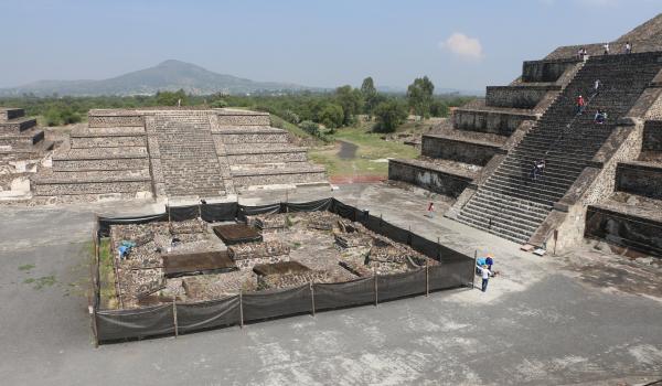 Structure A Plaza de la Luna