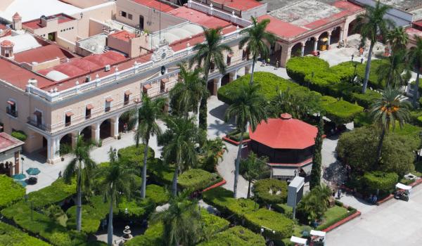 Palacio municipal y kiosko Cuautla Morelos, México