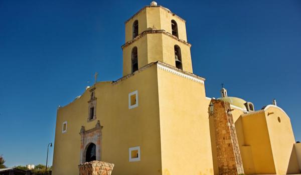 Templos en el pueblo de Cuencamé y el Cristo de Mapimí