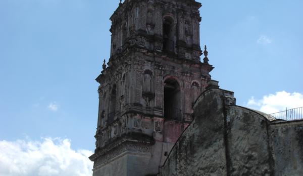 Monasterios del siglo XVI en las faldas del Volcán Popocatépetl