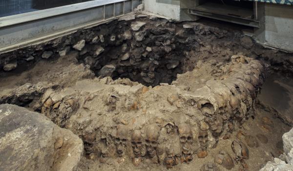 Ventana arqueológica Huei Tzompantli