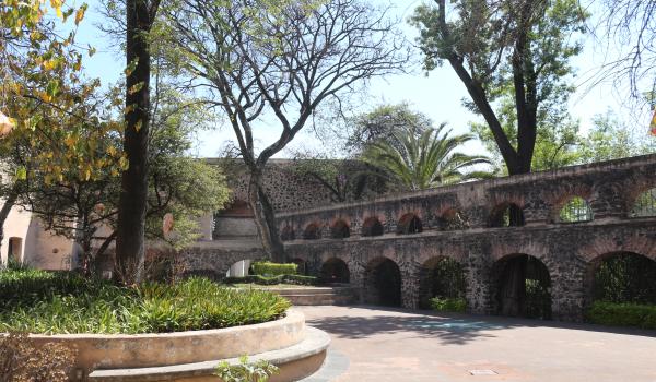 Patio del Acueducto