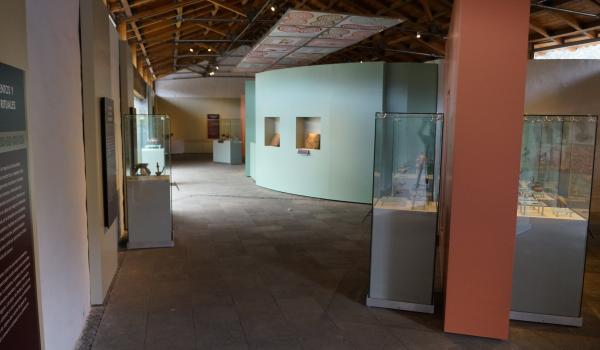 Sala Vasijas al negativo
