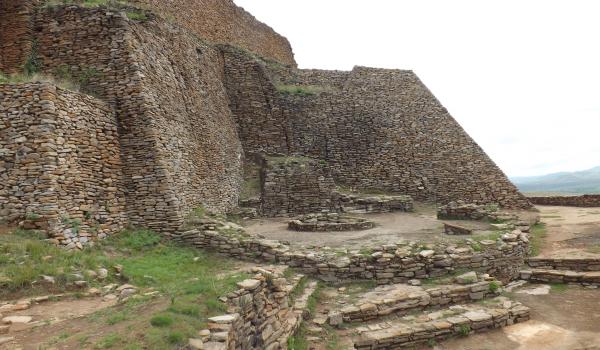 Conjunto Pirámide Plaza Circular