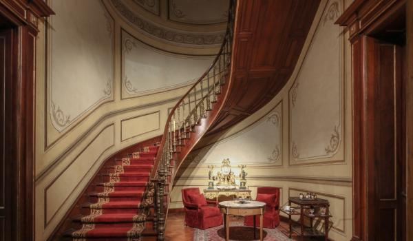 Escalera Púrpura