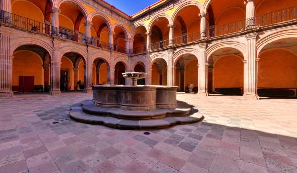 Patio principal
