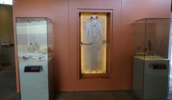 Sala Cerámica de ofrenda/atavíos y ornamentos