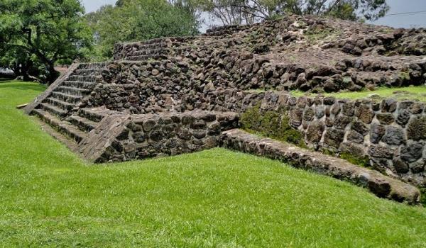 Basamento del Templo de Tezcatlipoca