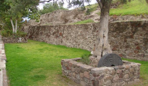 Montículo Oeste