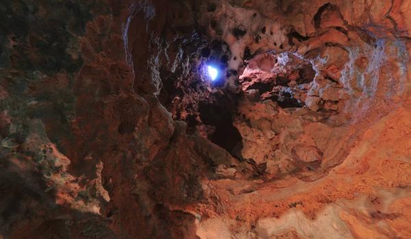 Entrada Nahkab o de la Colmena