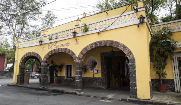 Fachada Casa de los Camilos
