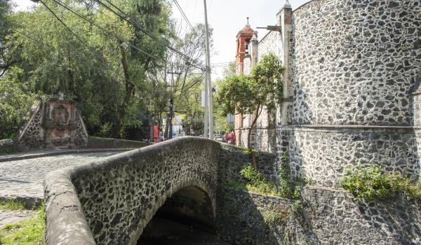 Costado y puente de Panzacola