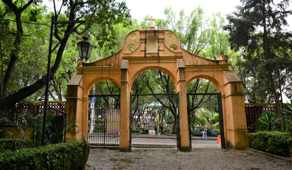 Atrio de la Parroquia de San Agustín de las Cuevas