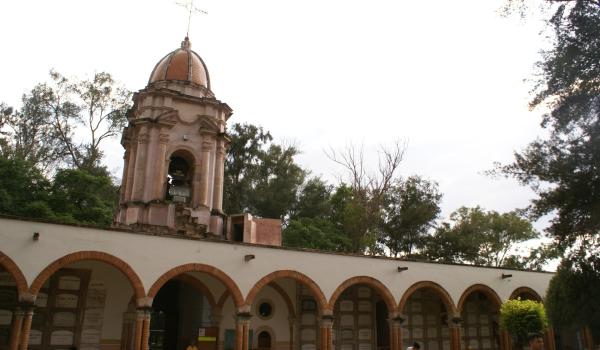 Panteón de Encarnación de Díaz
