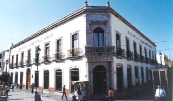 La casa de las Gardenias (Biblioteca J. Torres Bodet)