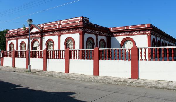Escuela Primaria "Juan de la Luz Enríquez"