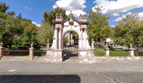 Alameda Trinidad García de la Cadena