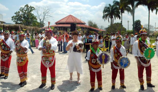 La ceremonia ritual de los Voladores