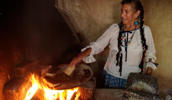 La cocina tradicional mexicana: Una cultura comunitaria, ancestral y viva y el paradigma de Michoacán