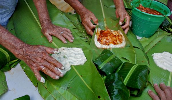 La cocina tradicional mexicana: Una cultura comunitaria, ancestral y viva y el paradigma de Michoacán