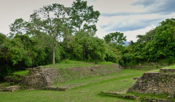 Toniná