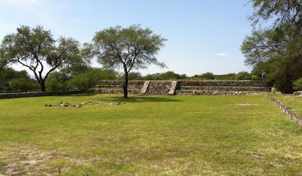 Zona Arqueológica Tres Cerritos