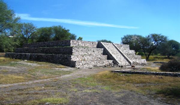 Zona Arqueológica Tres Cerritos